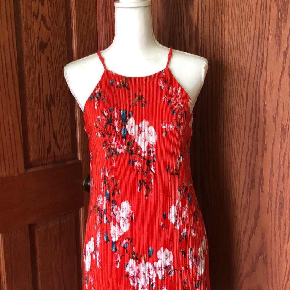 Collective Concepts Pleated Dress - Picture 2 of 16